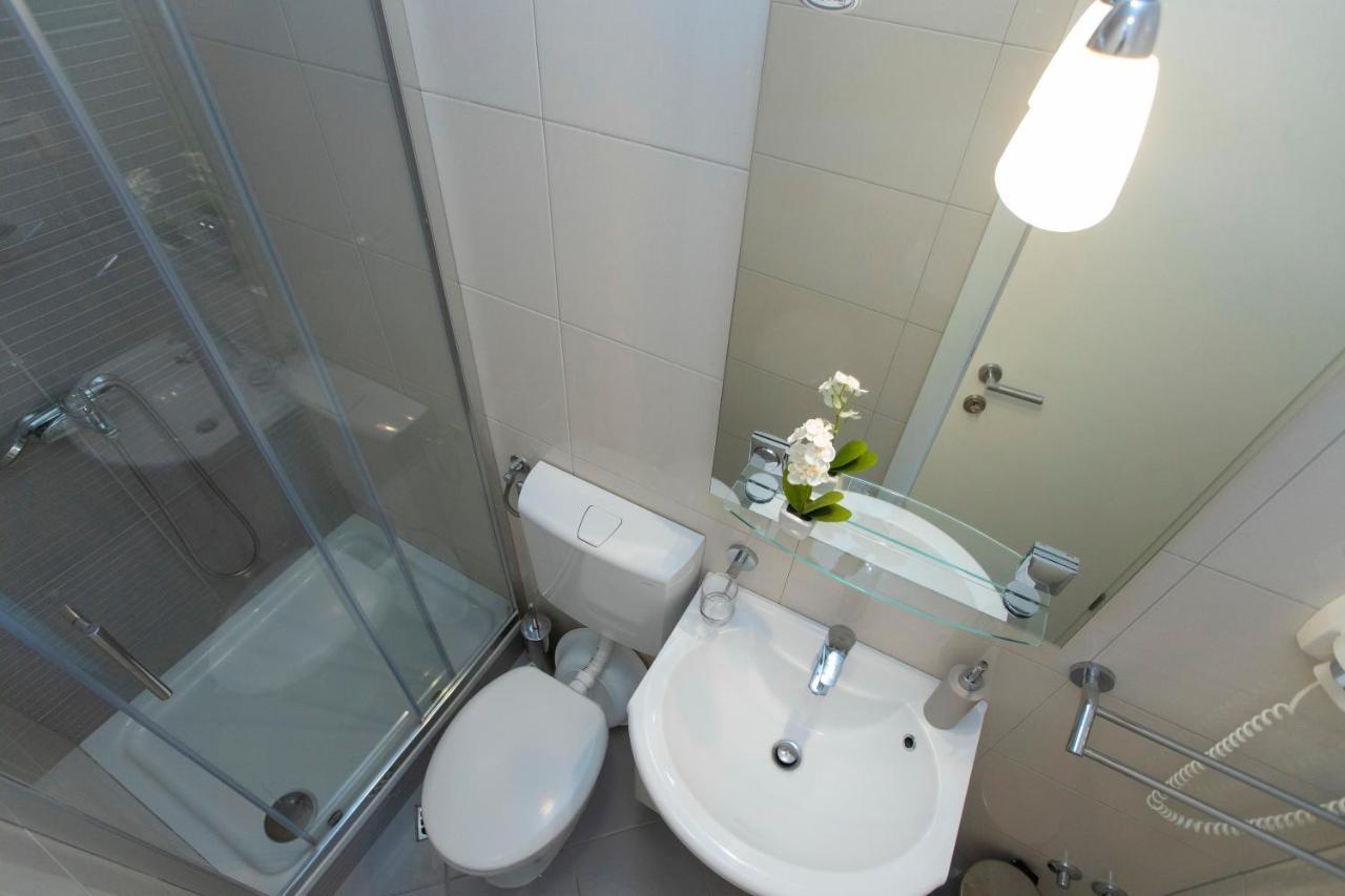 Villa Milenka - Apartmani Gorana Tučepi Exteriör bild