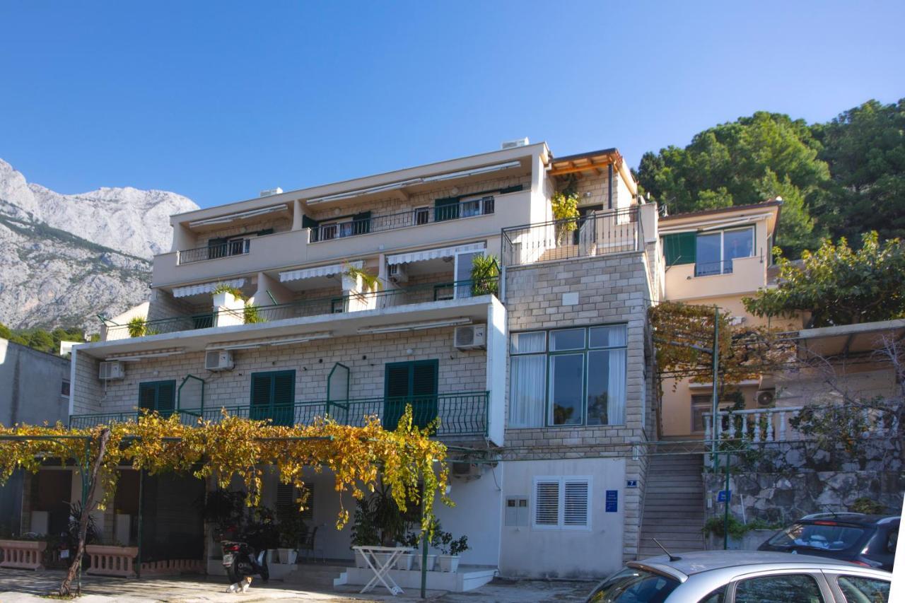 Villa Milenka - Apartmani Gorana Tučepi Exteriör bild