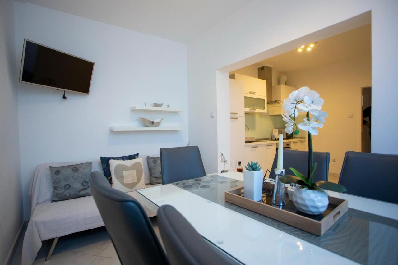 Villa Milenka - Apartmani Gorana Tučepi Exteriör bild