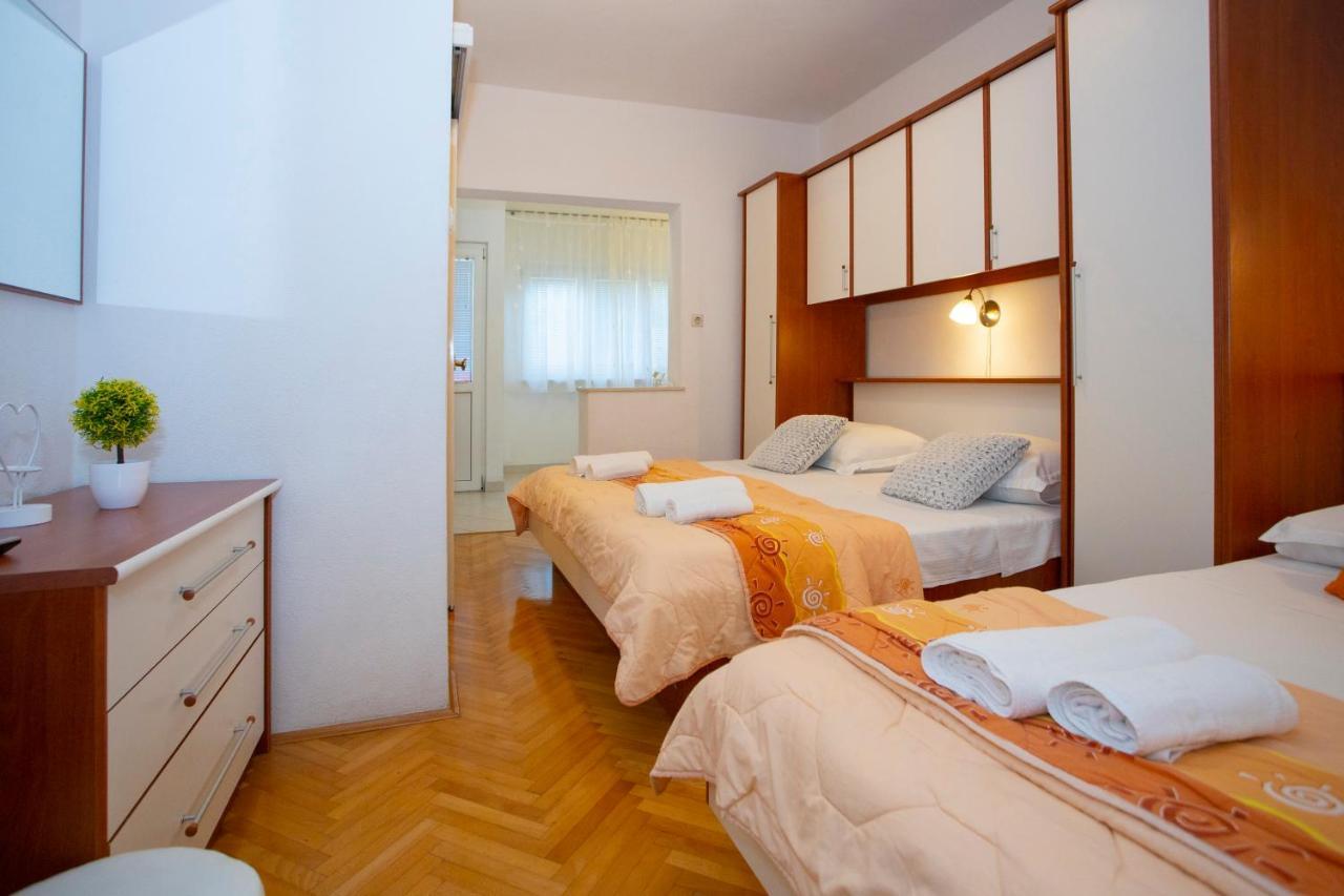 Villa Milenka - Apartmani Gorana Tučepi Rum bild