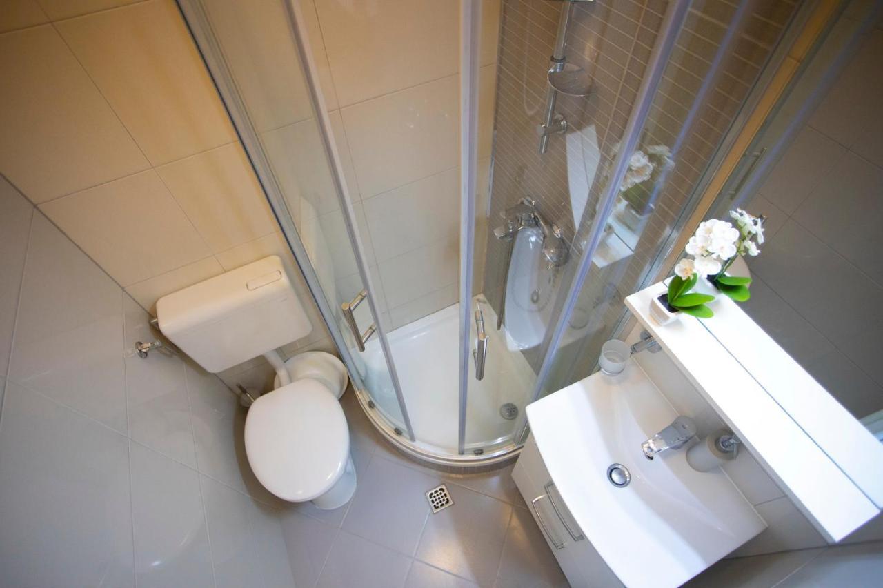 Villa Milenka - Apartmani Gorana Tučepi Exteriör bild