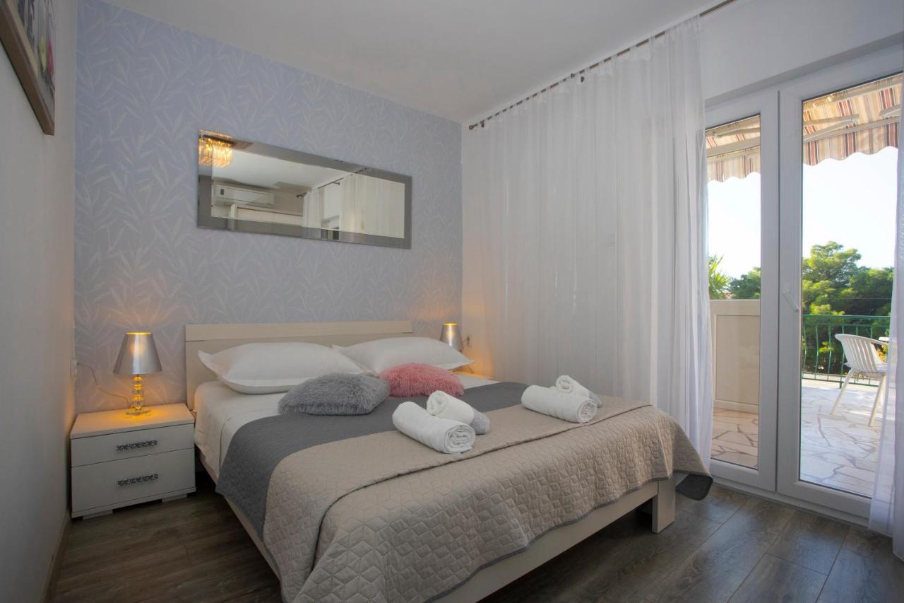 Villa Milenka - Apartmani Gorana Tučepi Exteriör bild