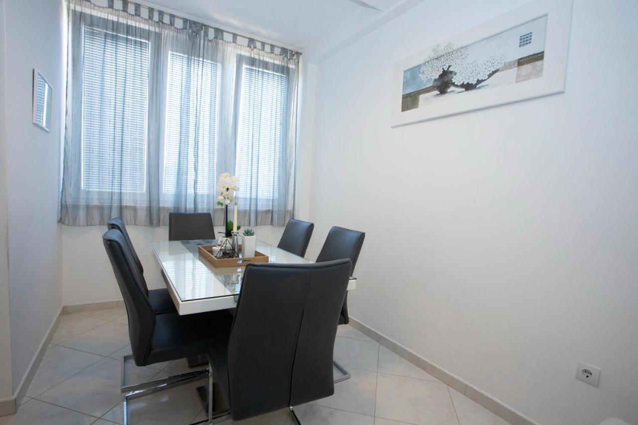 Villa Milenka - Apartmani Gorana Tučepi Exteriör bild