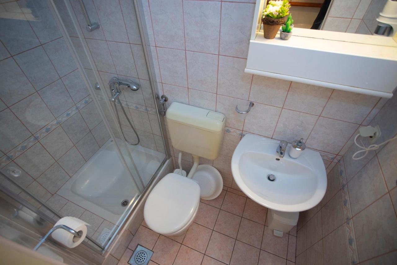 Villa Milenka - Apartmani Gorana Tučepi Exteriör bild