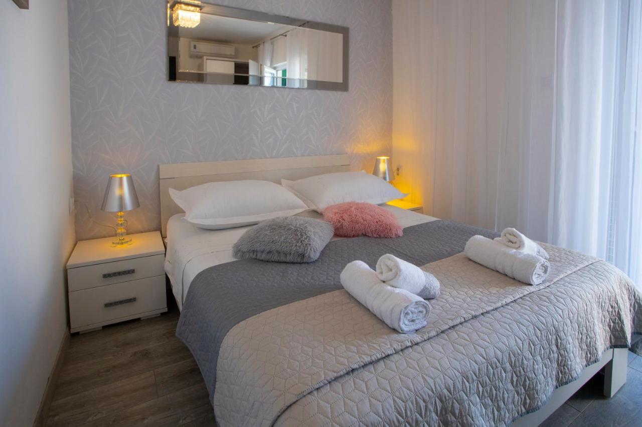Villa Milenka - Apartmani Gorana Tučepi Exteriör bild